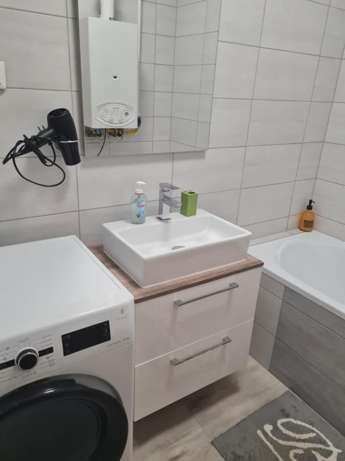 Appartamento Urban Apartman Miskolc Esterno foto